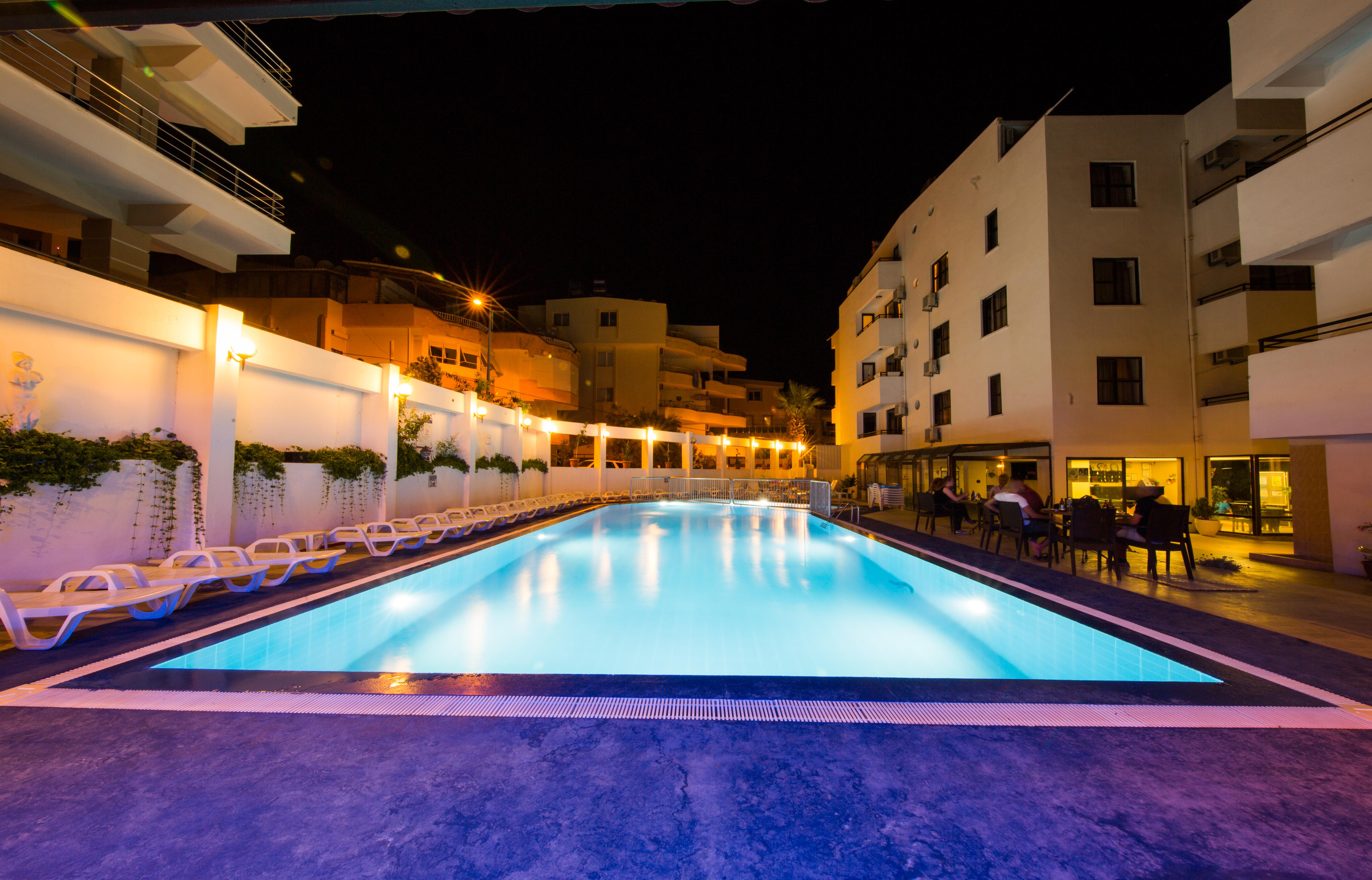 Tuntas Suites Altinkum Дидим Екстериор снимка