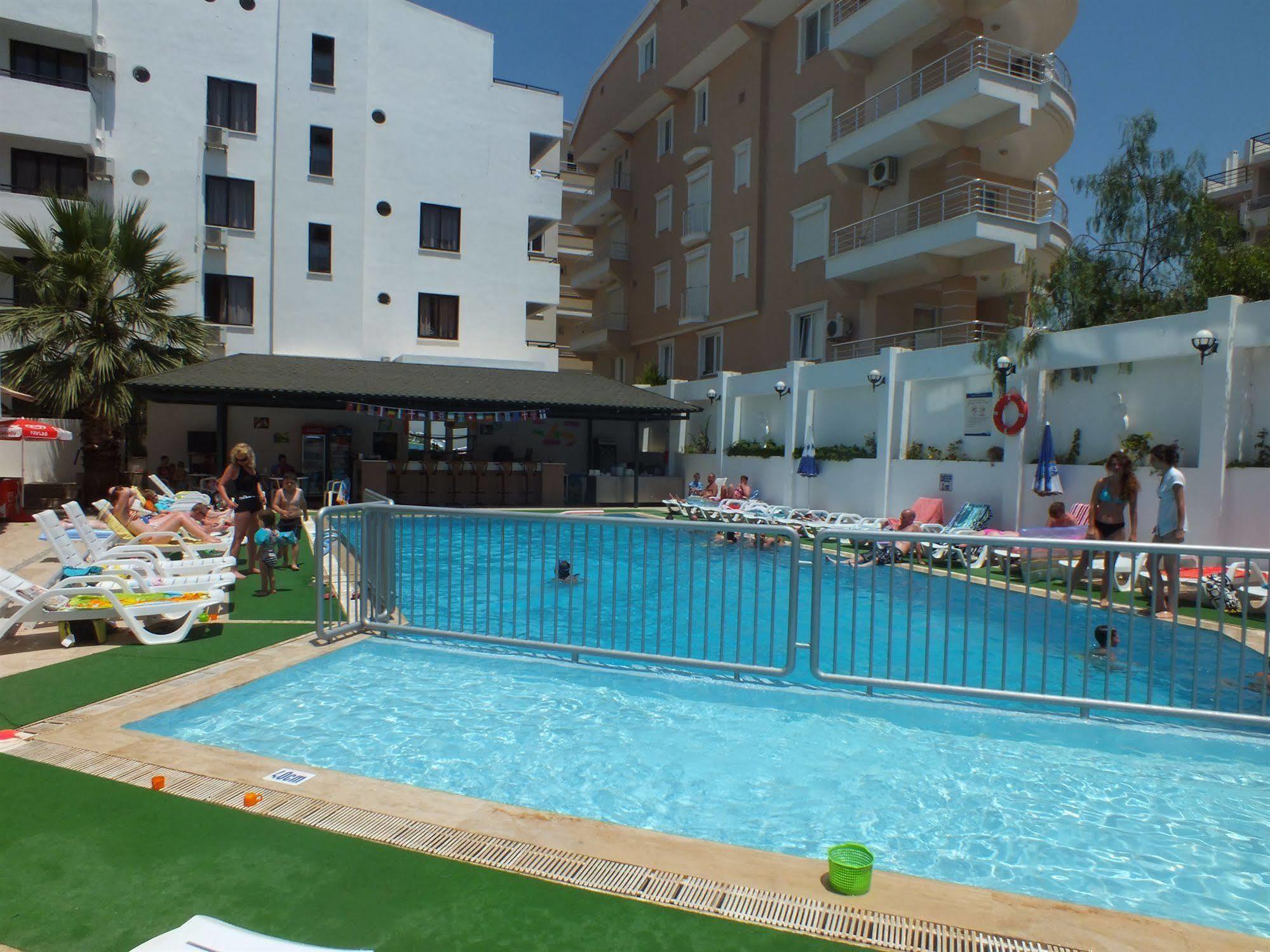 Tuntas Suites Altinkum Дидим Екстериор снимка