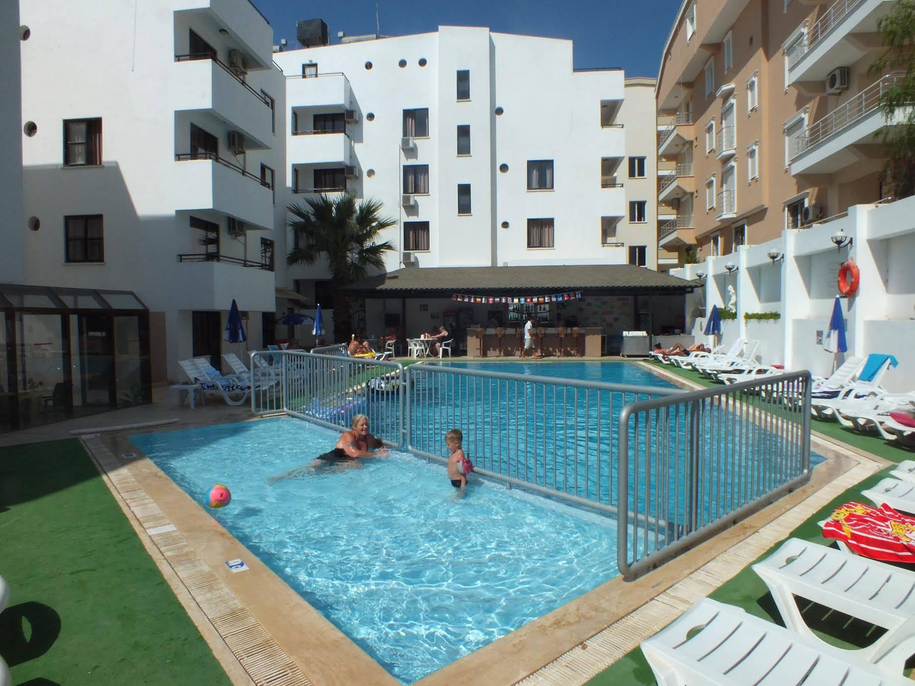 Tuntas Suites Altinkum Дидим Екстериор снимка